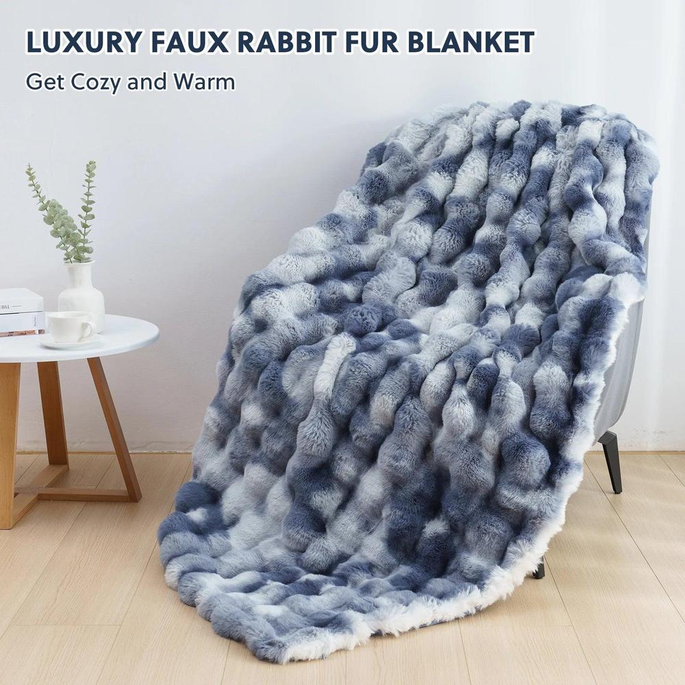 Milk Velvet Bubble Rabbit Plush Blanket - Double-Sided Coral Flannel for Comfort