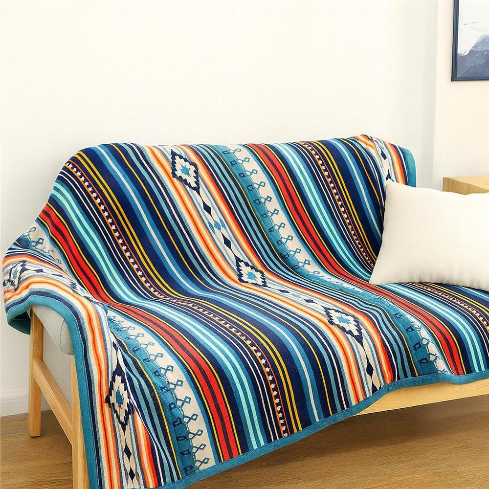 Cozy Coral Fleece Throw Blanket - Soft Boho Design for Home Decor