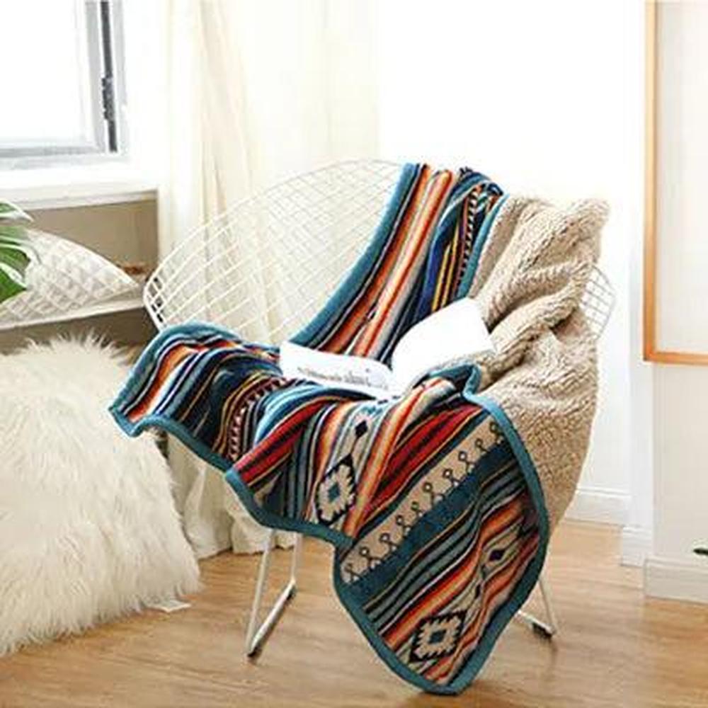 Cozy Coral Fleece Throw Blanket - Soft Boho Design for Home Decor