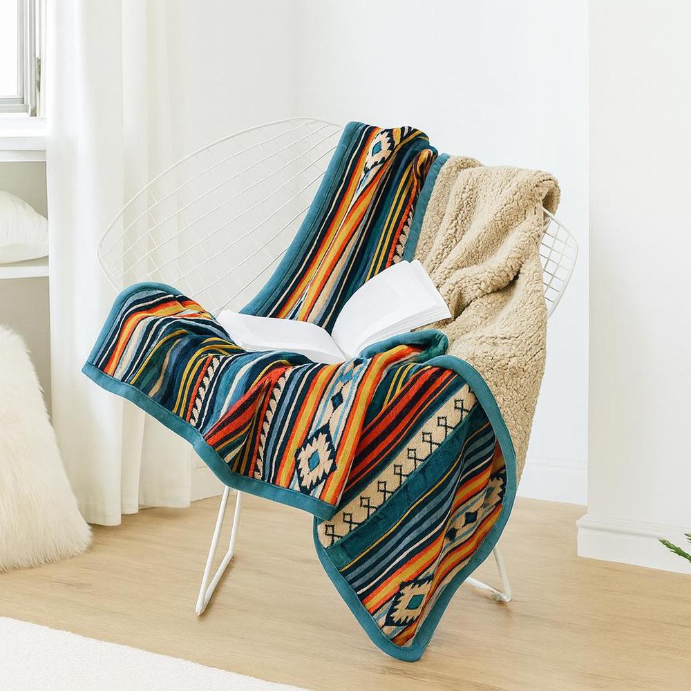 Cozy Coral Fleece Throw Blanket - Soft Boho Design for Home Decor