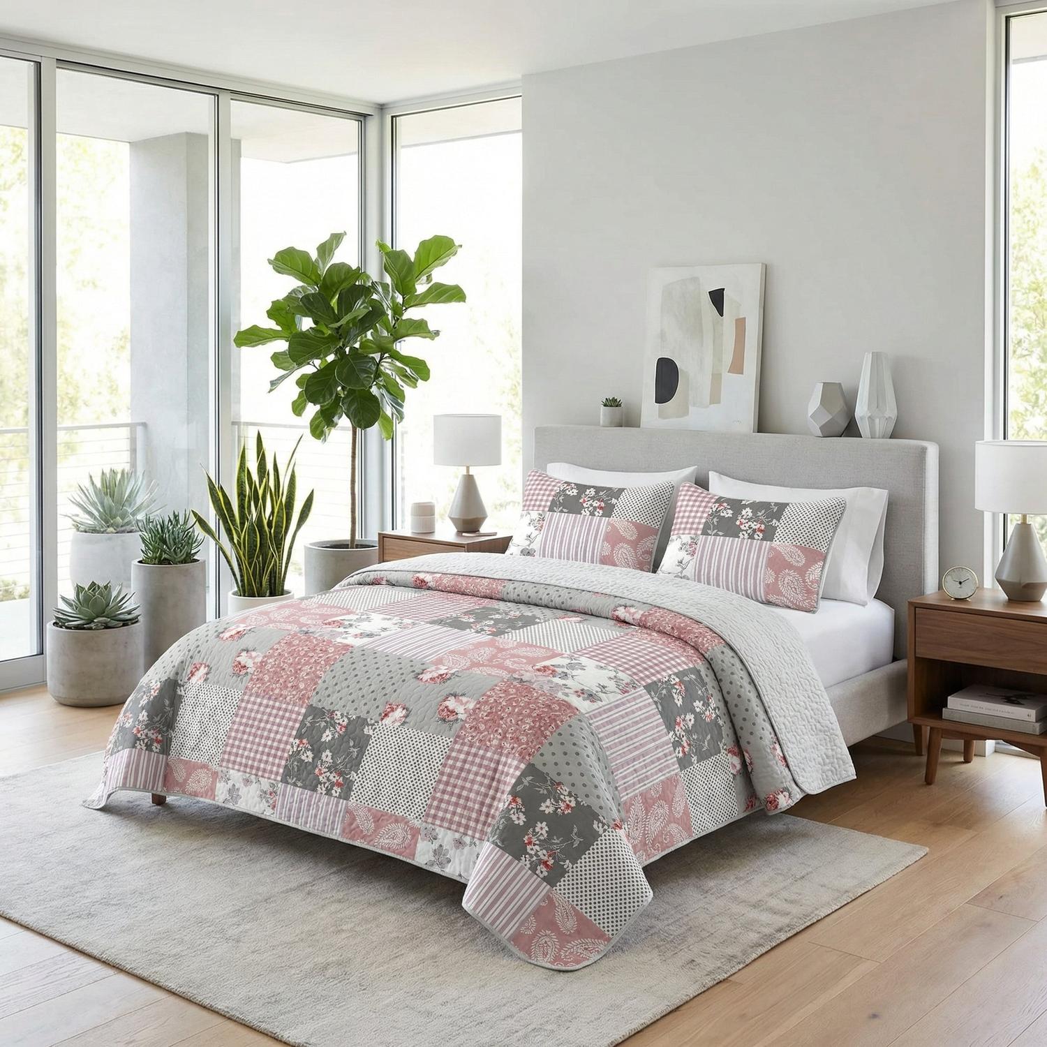 Geometric floral grid printed quilt set with elegant patterns, made from soft microfiber.