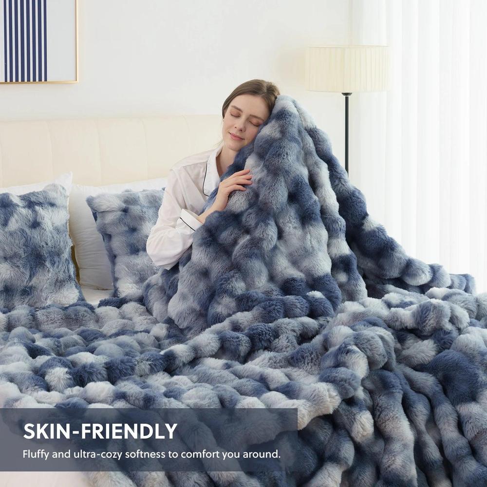 Milk Velvet Bubble Rabbit Plush Blanket - Double-Sided Coral Flannel for Comfort