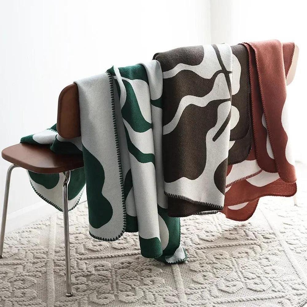 Retro Black & White Throw Blanket - Lightweight Woven Design for Sofa & Outdoor Use