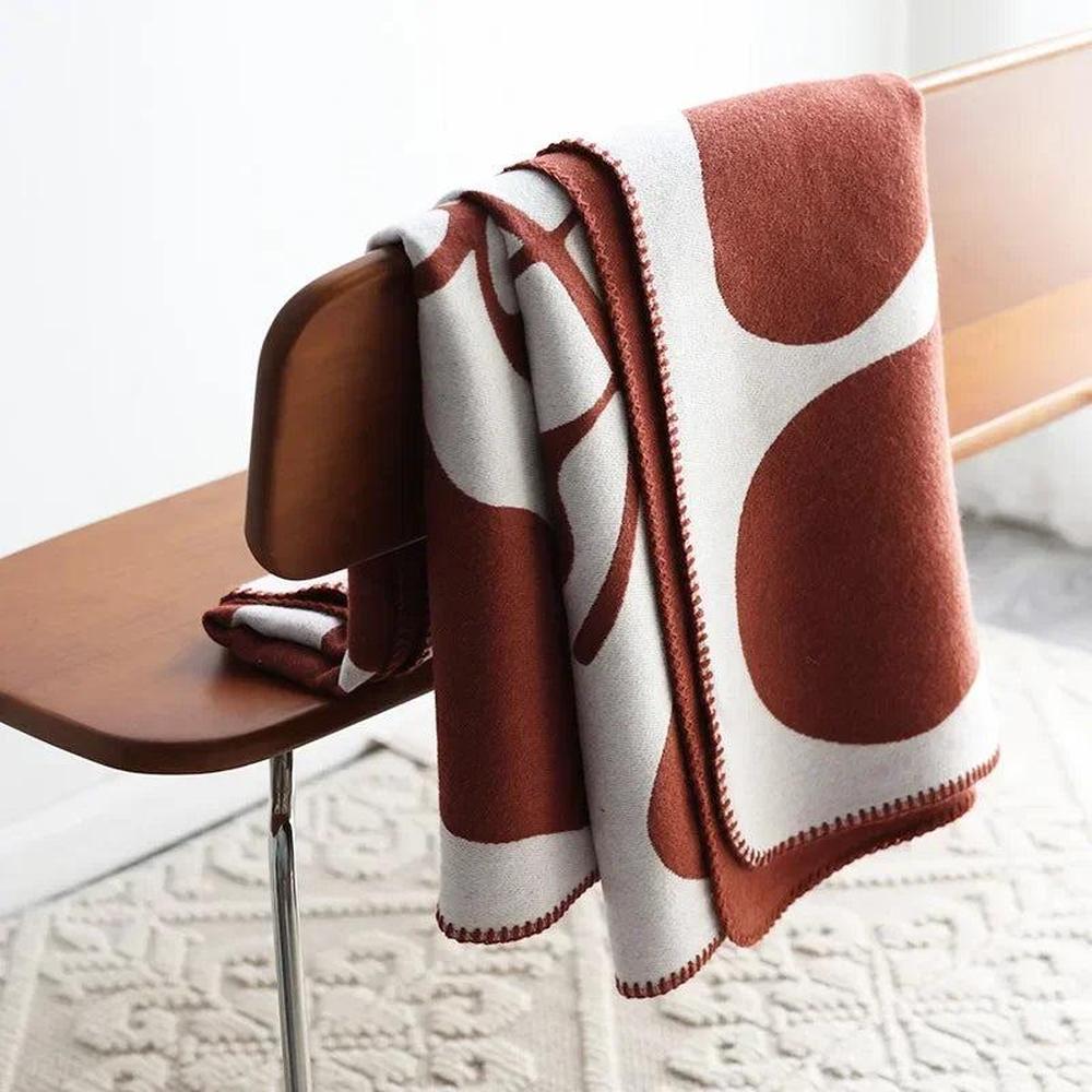 Retro Black & White Throw Blanket - Lightweight Woven Design for Sofa & Outdoor Use