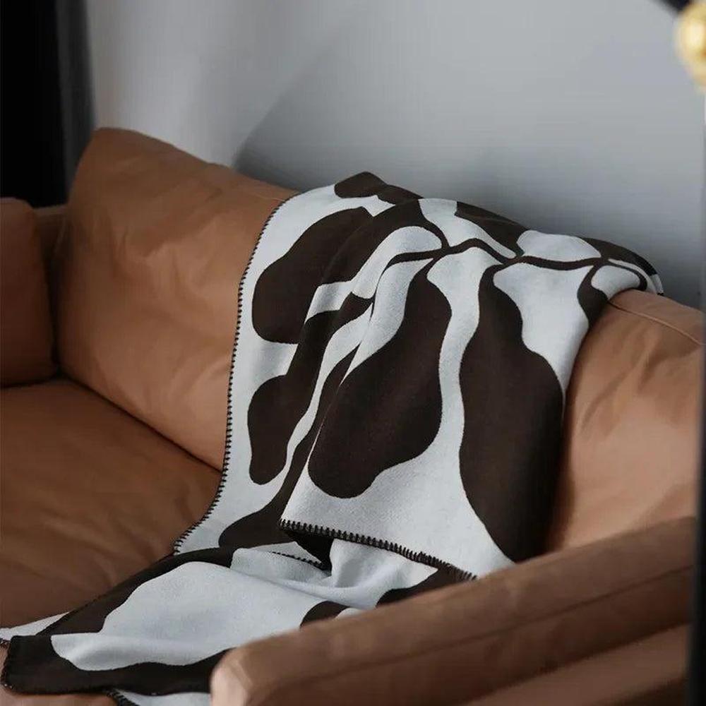 Retro Black & White Throw Blanket - Lightweight Woven Design for Sofa & Outdoor Use