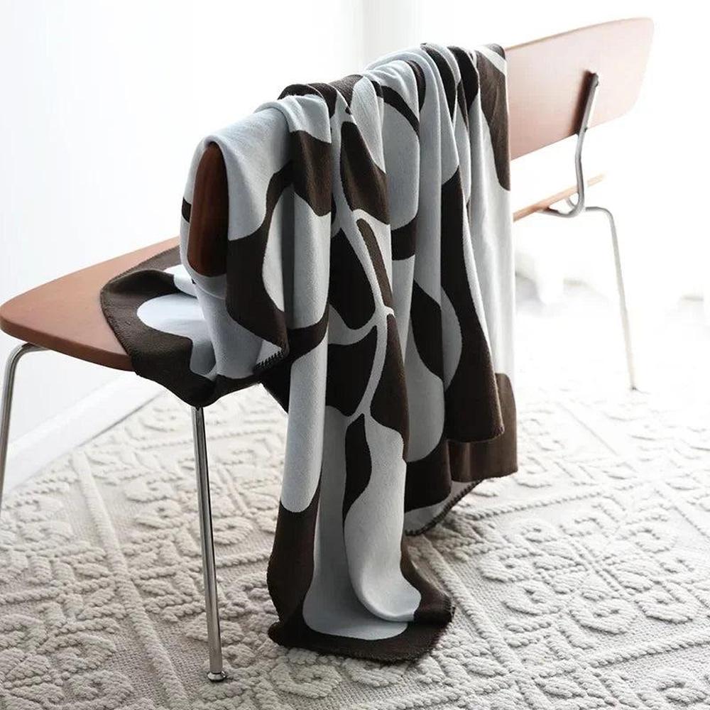 Retro Black & White Throw Blanket - Lightweight Woven Design for Sofa & Outdoor Use