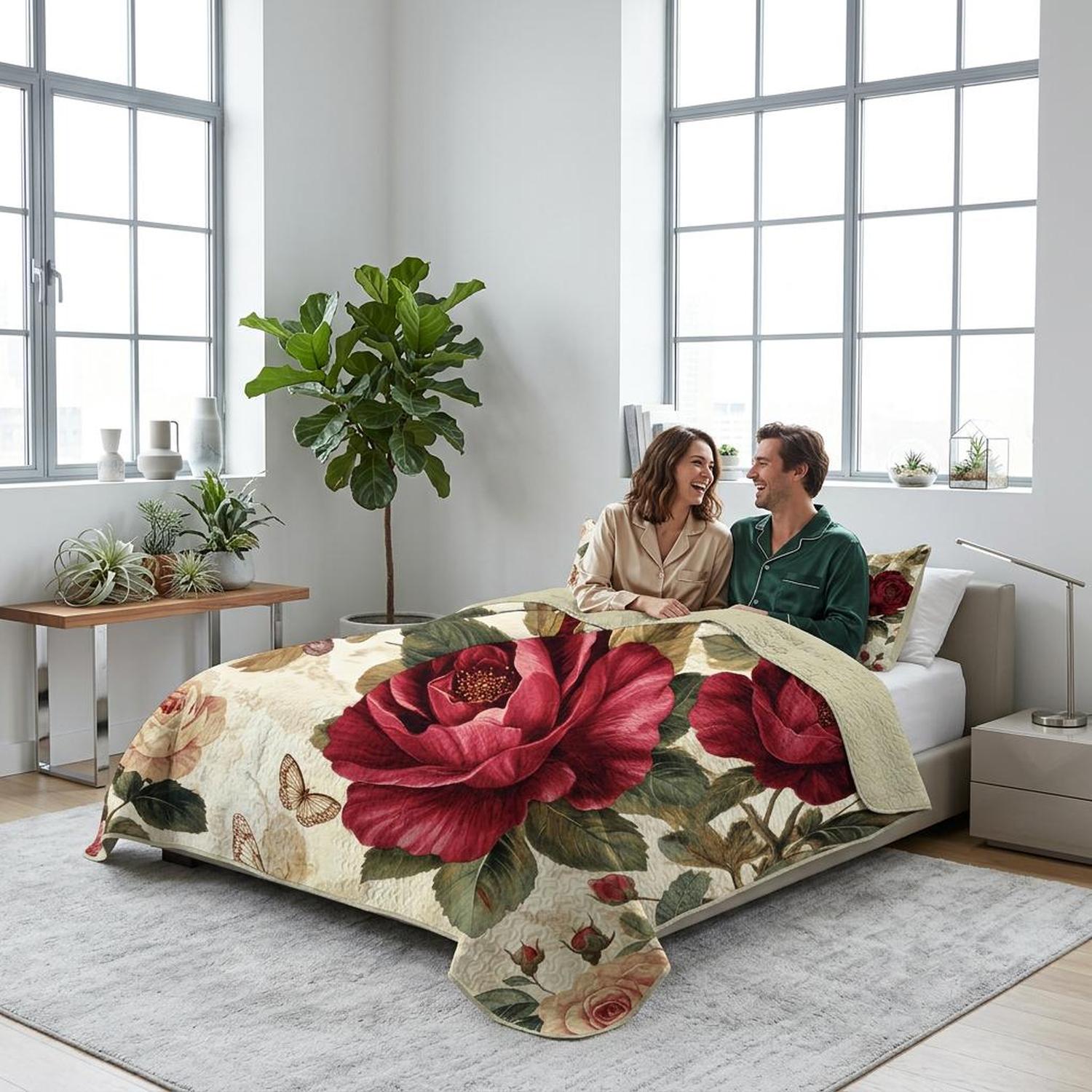 Rose flower printed bedding set, twin size, with quilt and pillowcases in soft microfibre.