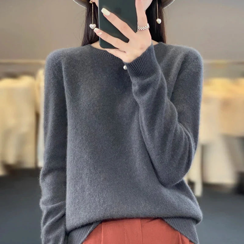Soft Cashmere Sweater for Women in Relaxed Fit 7