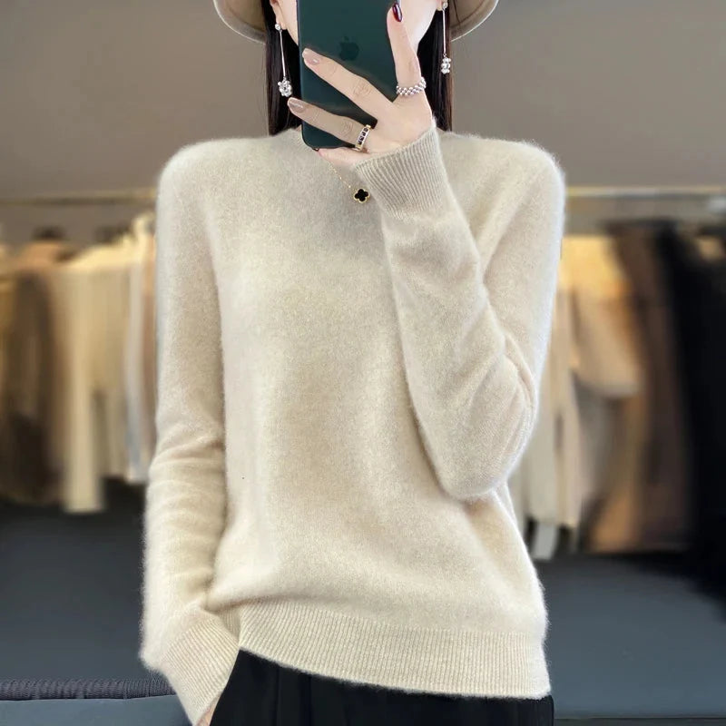 Soft Cashmere Sweater for Women in Relaxed Fit 9