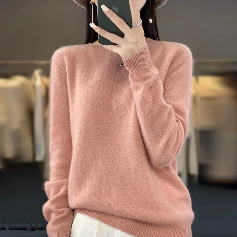 Soft Cashmere Sweater for Women in Relaxed Fit 17