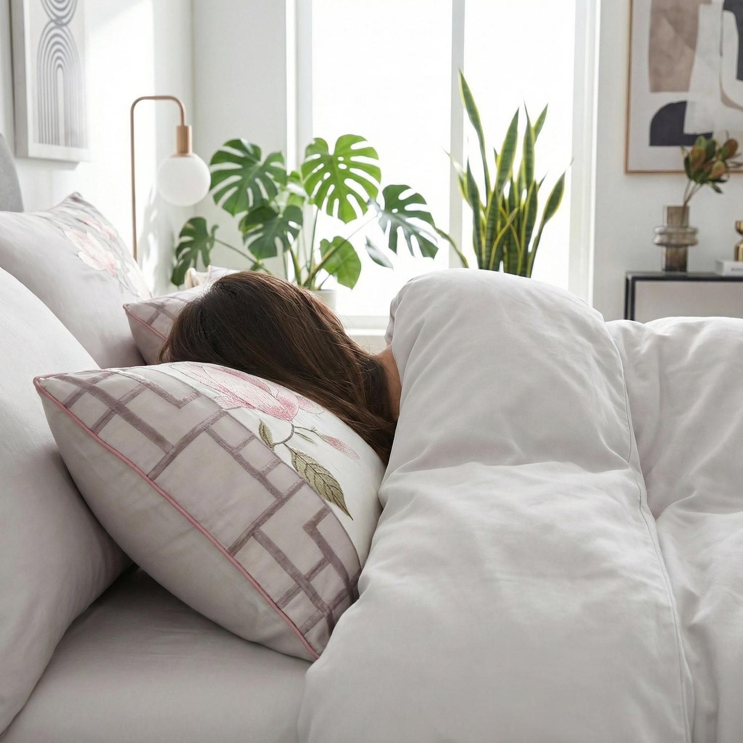 Adriano | Elegant Embroidered Bedding Set