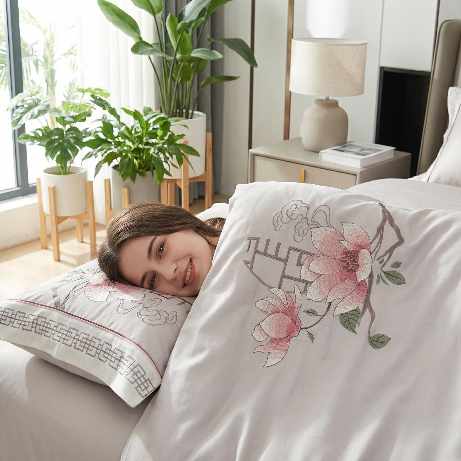 Adriano | Elegant Embroidered Bedding Set