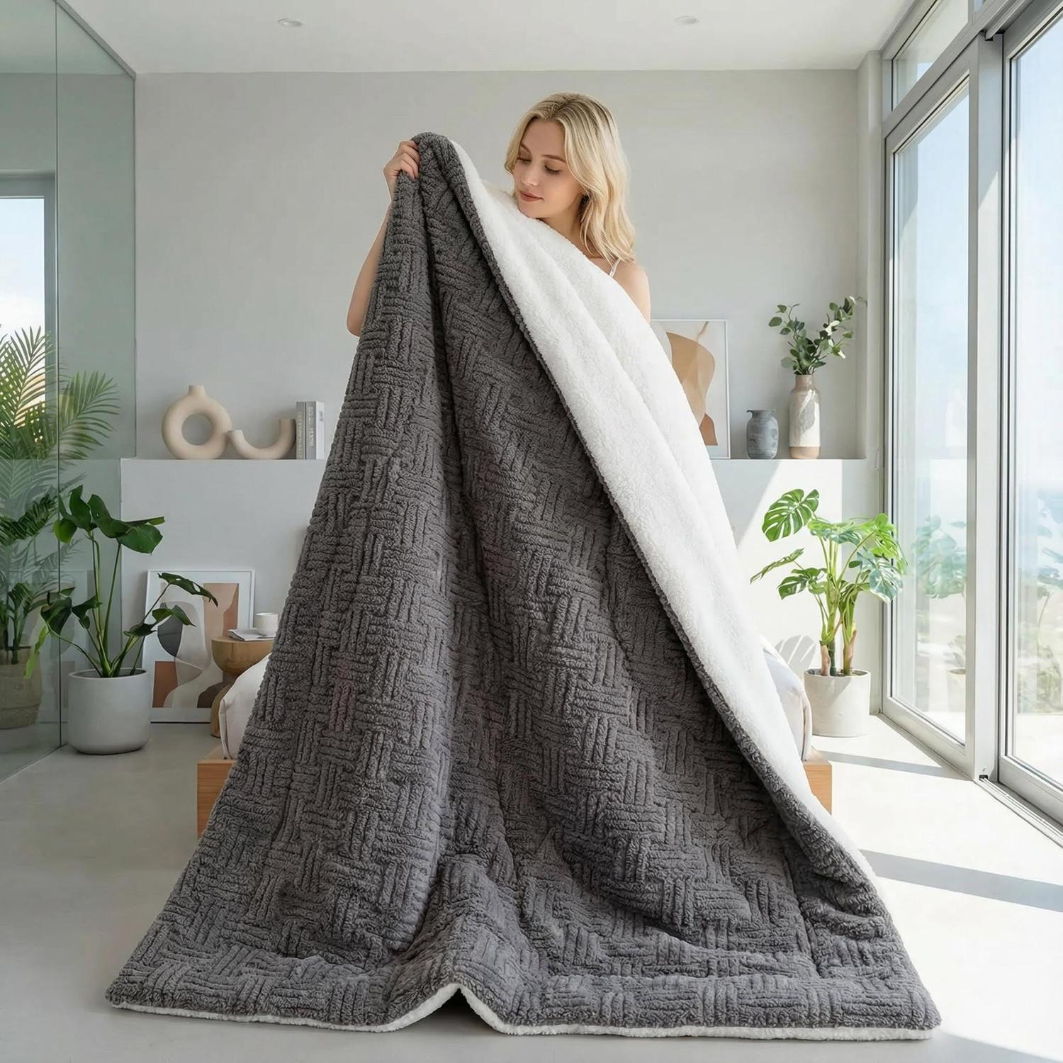 Thick Winter Quilt - Artificial Lamb's Wool Blanket for Adults and Children