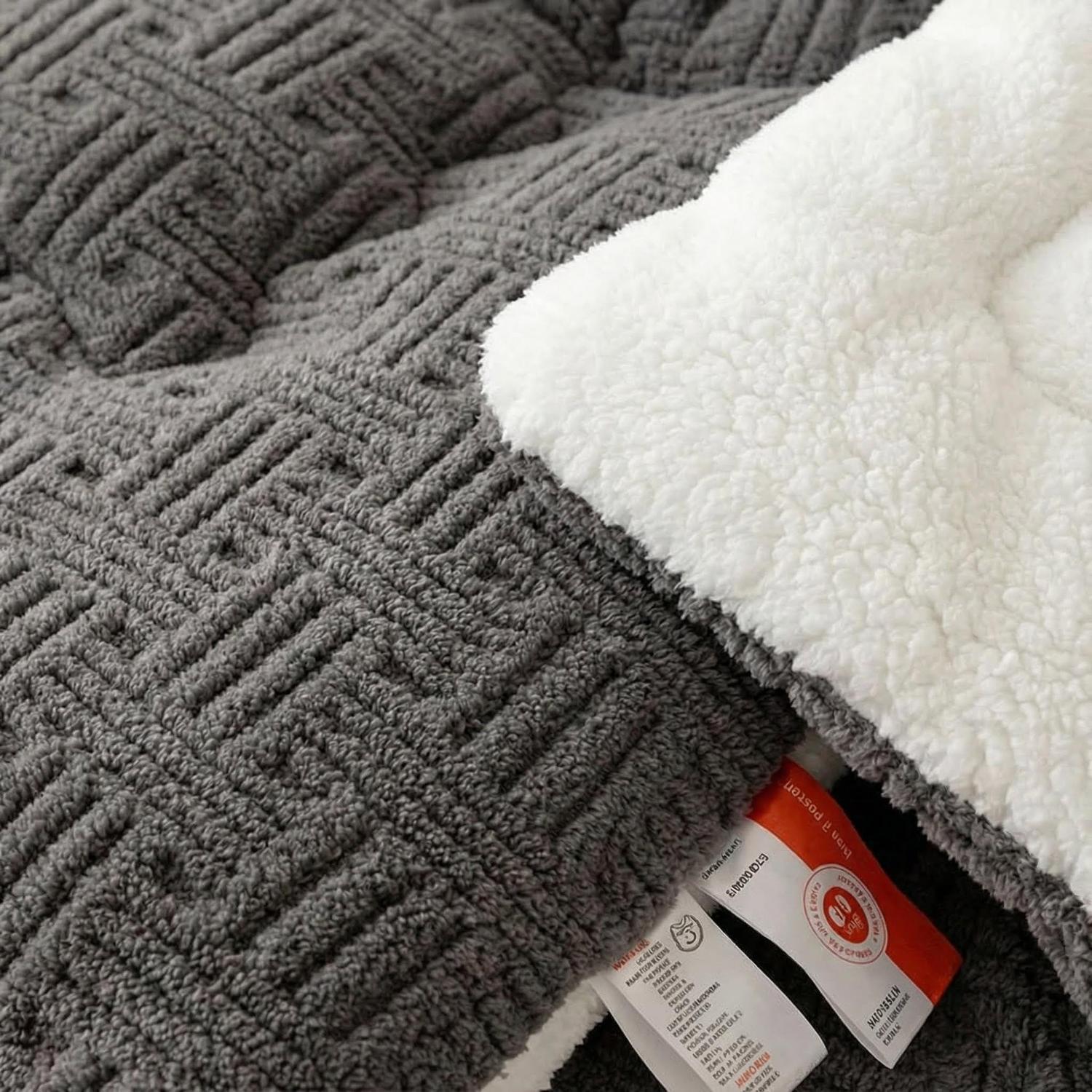 Thick Winter Quilt - Artificial Lamb's Wool Blanket for Adults and Children