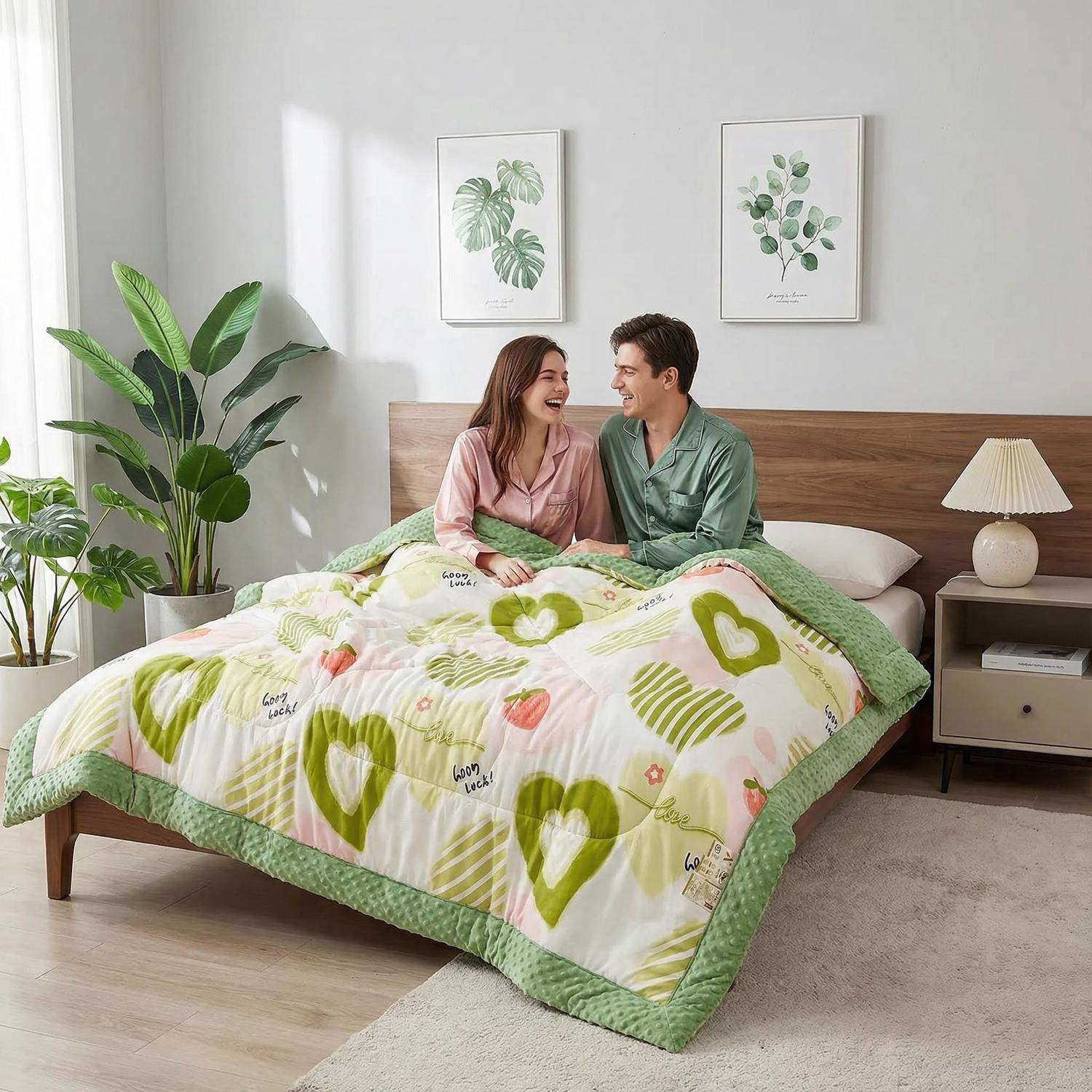 Velvet Winter Quilt for Dormitory Use